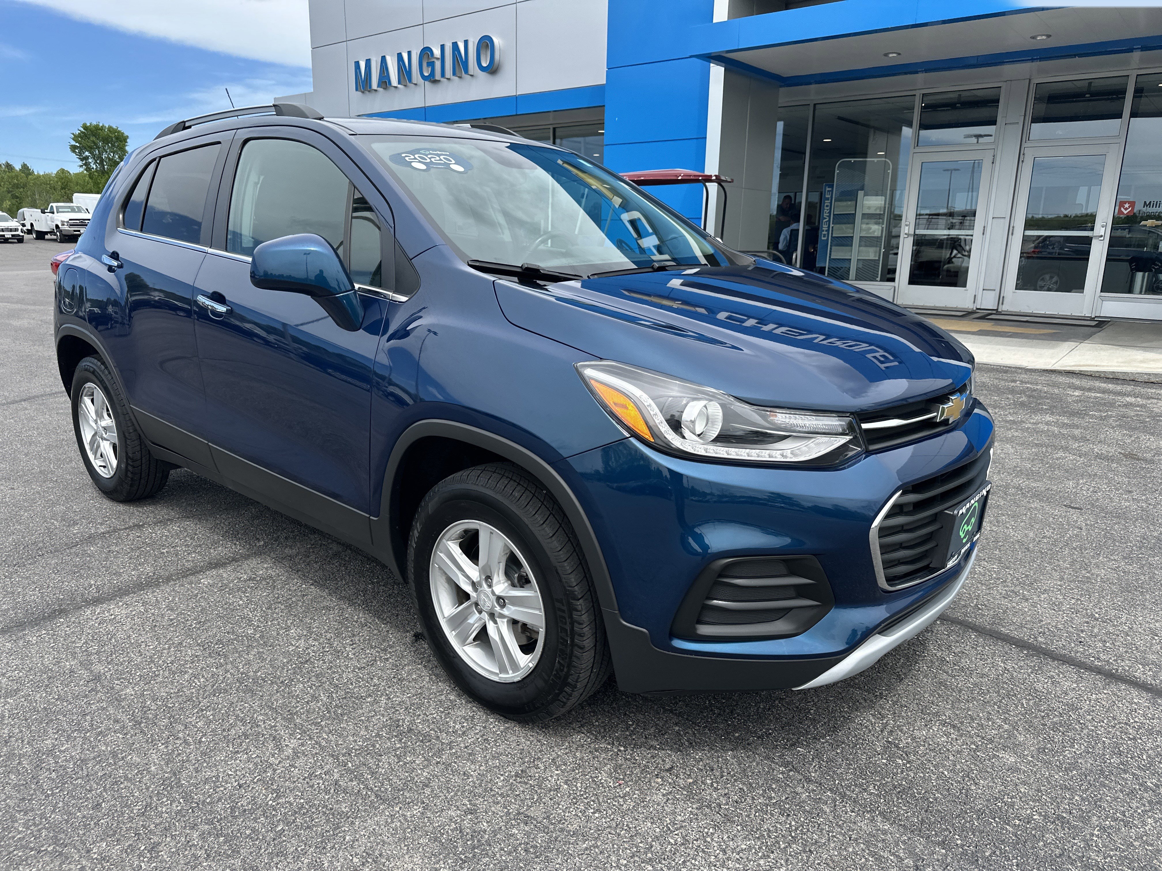 Used 2020 Chevrolet Trax LT w/ Driver Confidence Package AWD/4WD image 2