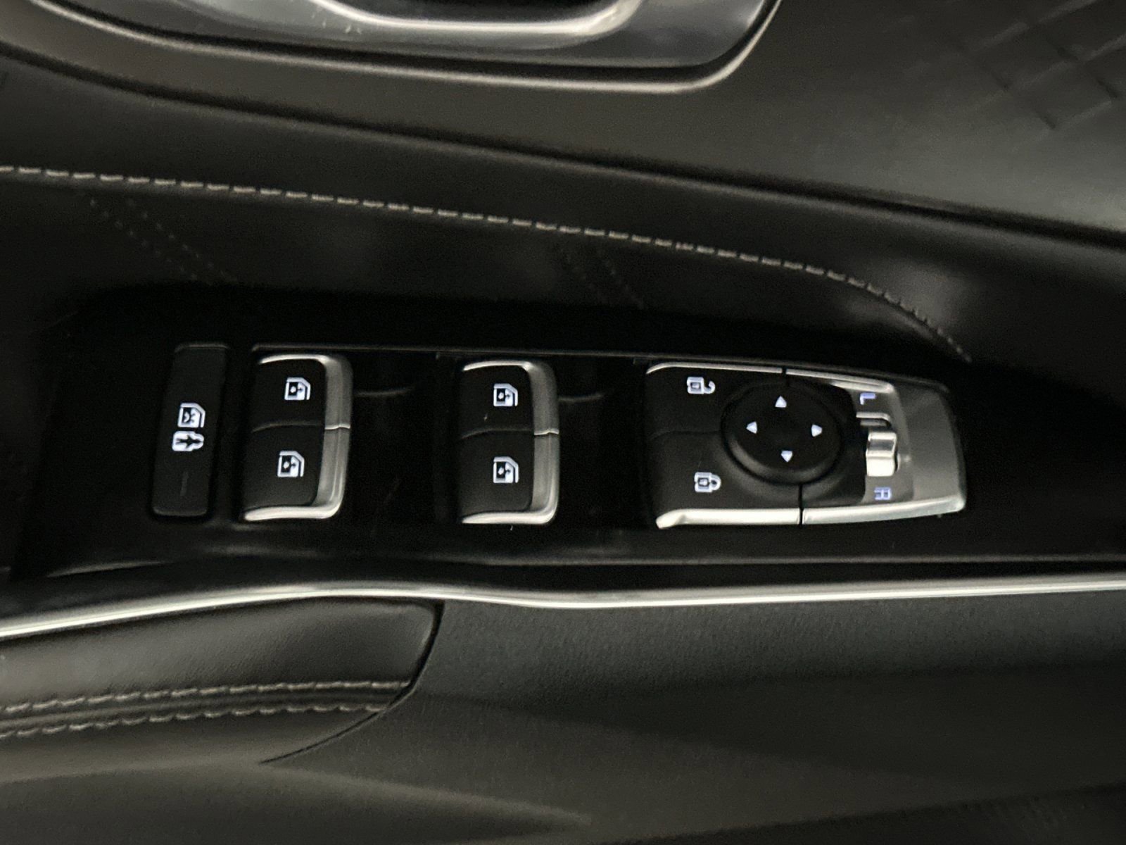 Certified 2022 Kia Sorento SX image 14