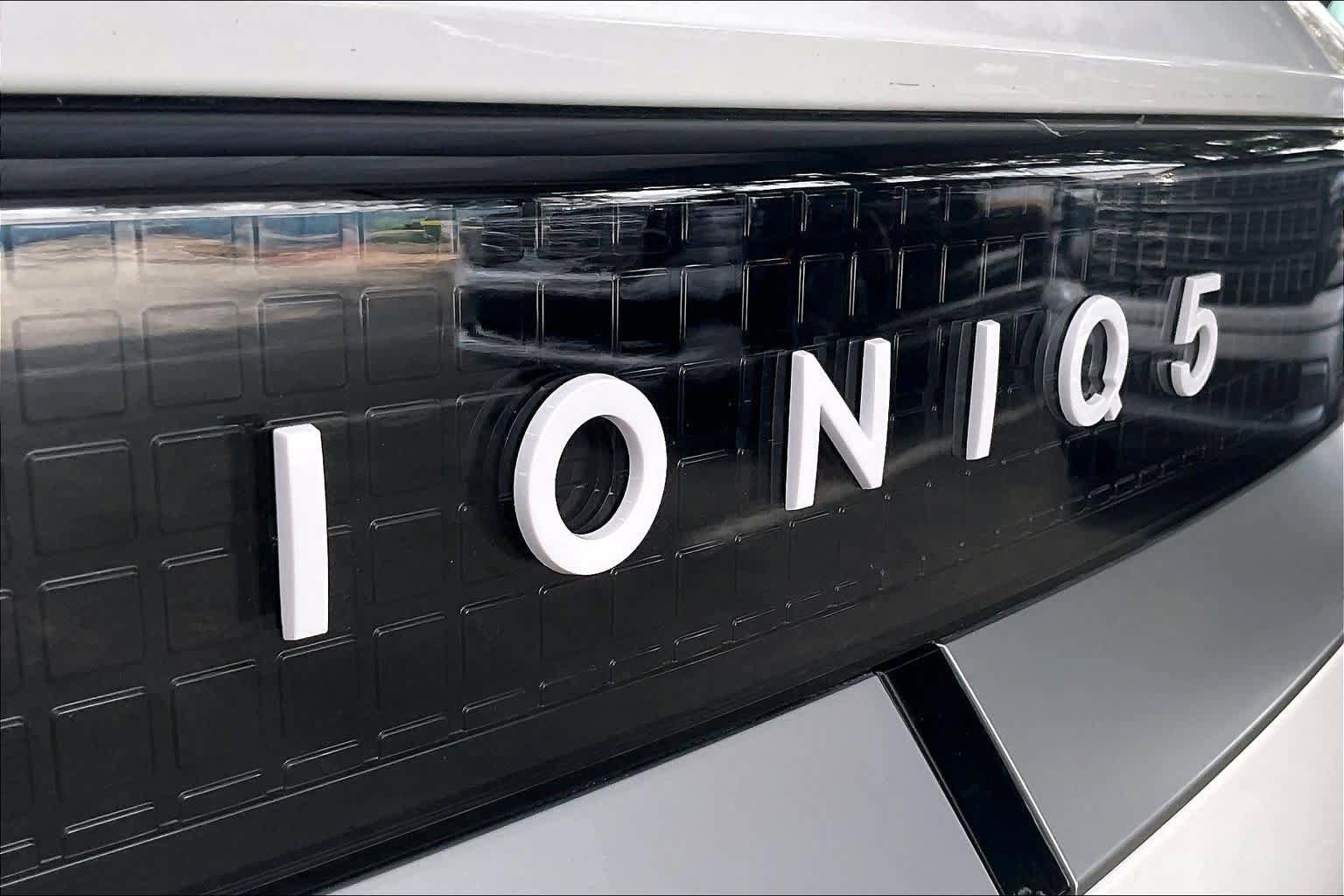Certified 2026 Hyundai Ioniq 5 SEL RWD image 9