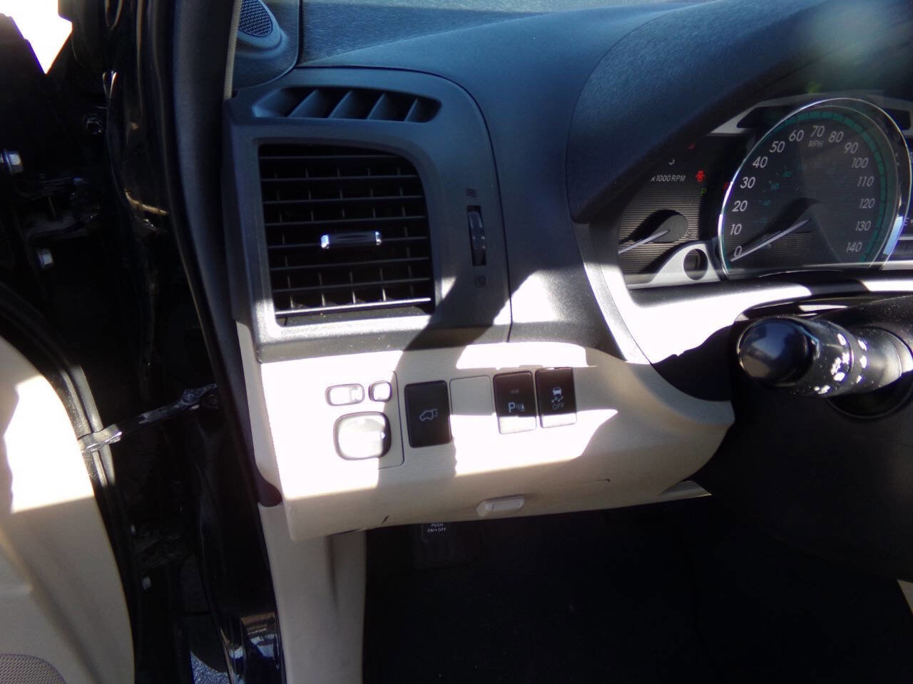 Used 2015 Toyota Venza Limited AWD/4WD image 24