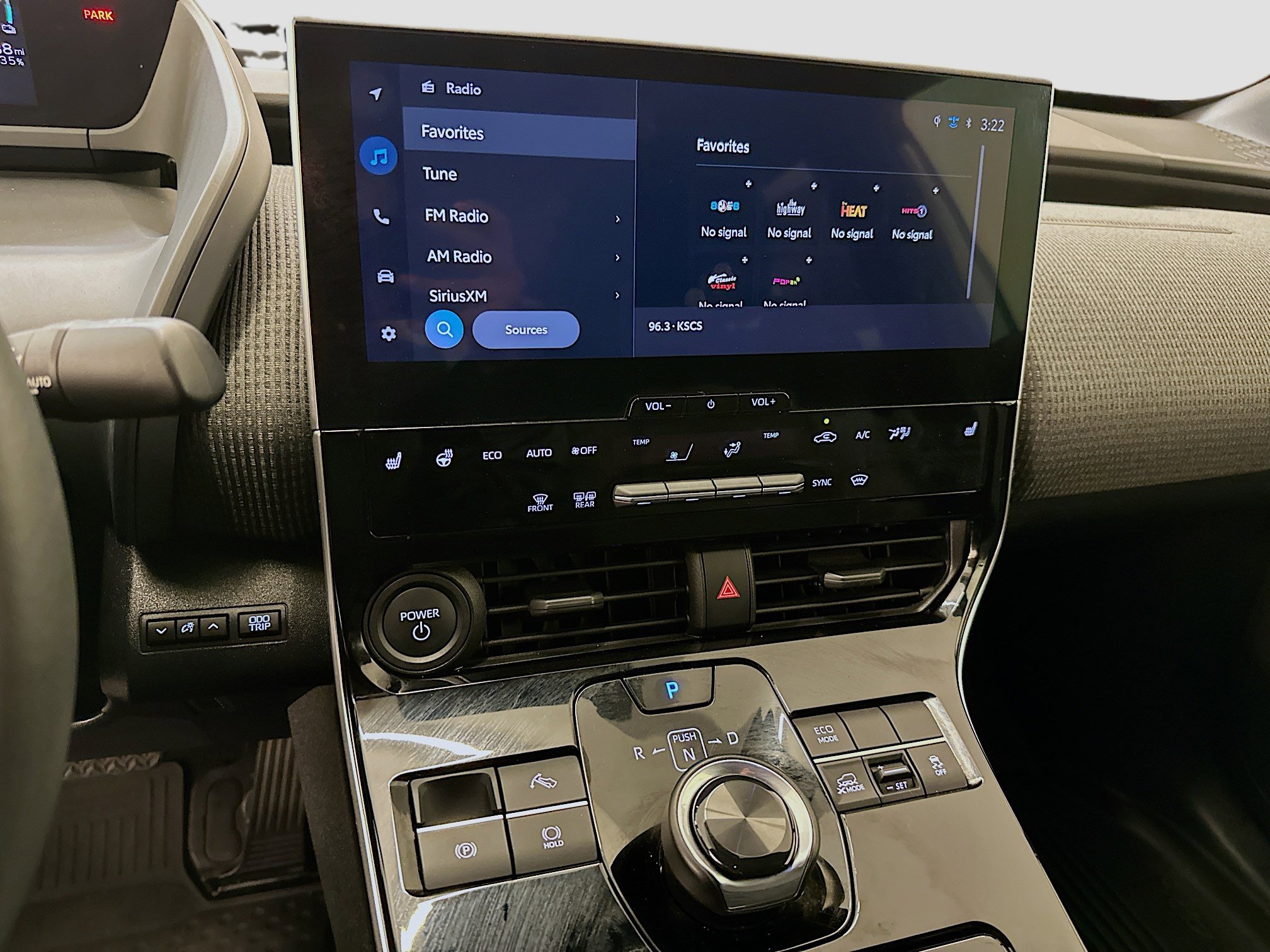 Used 2025 Toyota bZ4X AWD w/ Weather Package image 26