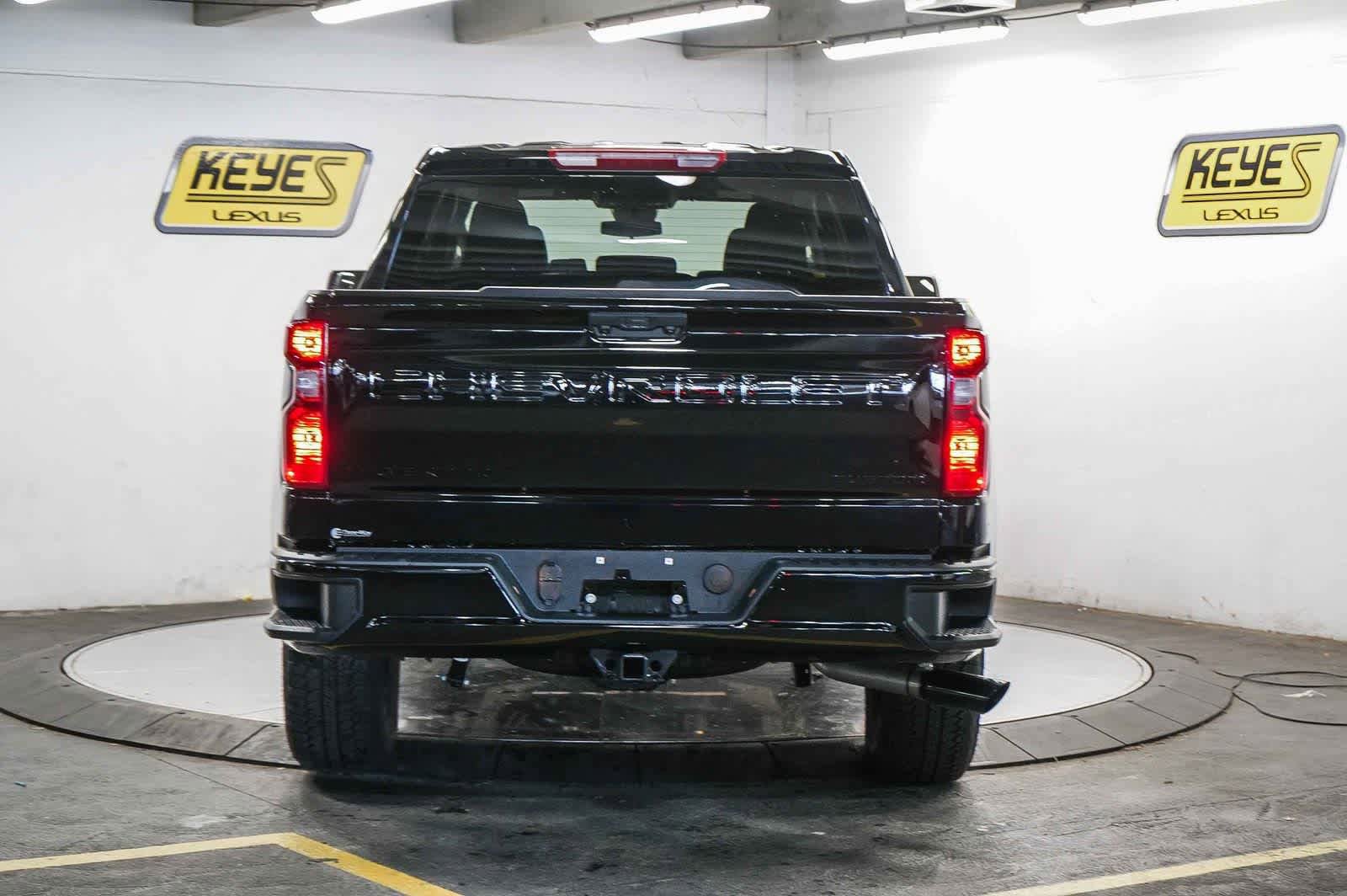 Used 2026 Chevrolet Silverado 1500 Custom w/ Turbomax Blackout Package image 7