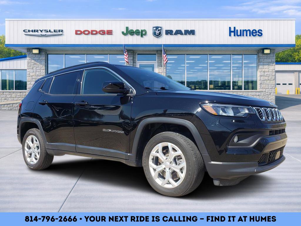 Used 2024 Jeep Compass Latitude image 1