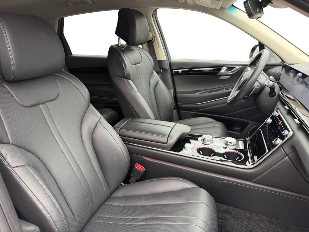 Used 2025 Genesis GV80 2.5T Standard image 15