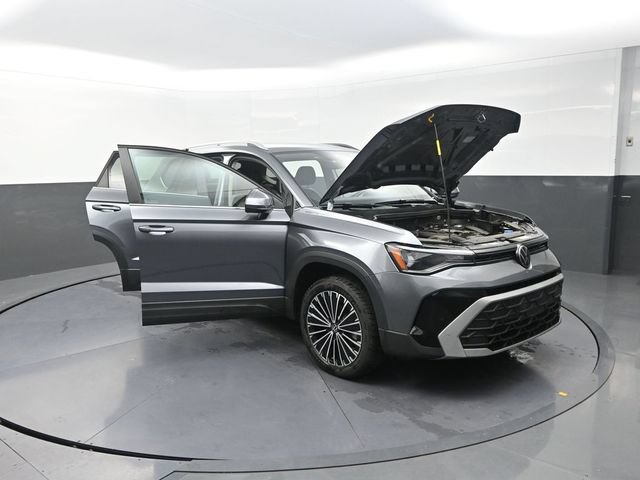 Used 2026 Volkswagen Taos SE FWD image 38