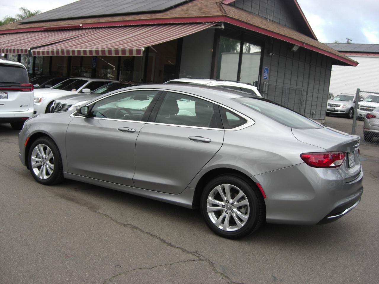 Used 2015 Chrysler 200 Limited FWD image 11