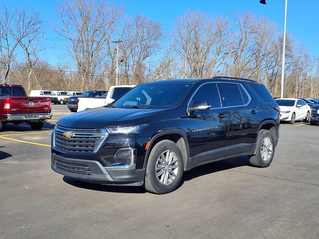 Used 2023 Chevrolet Traverse LT image 1