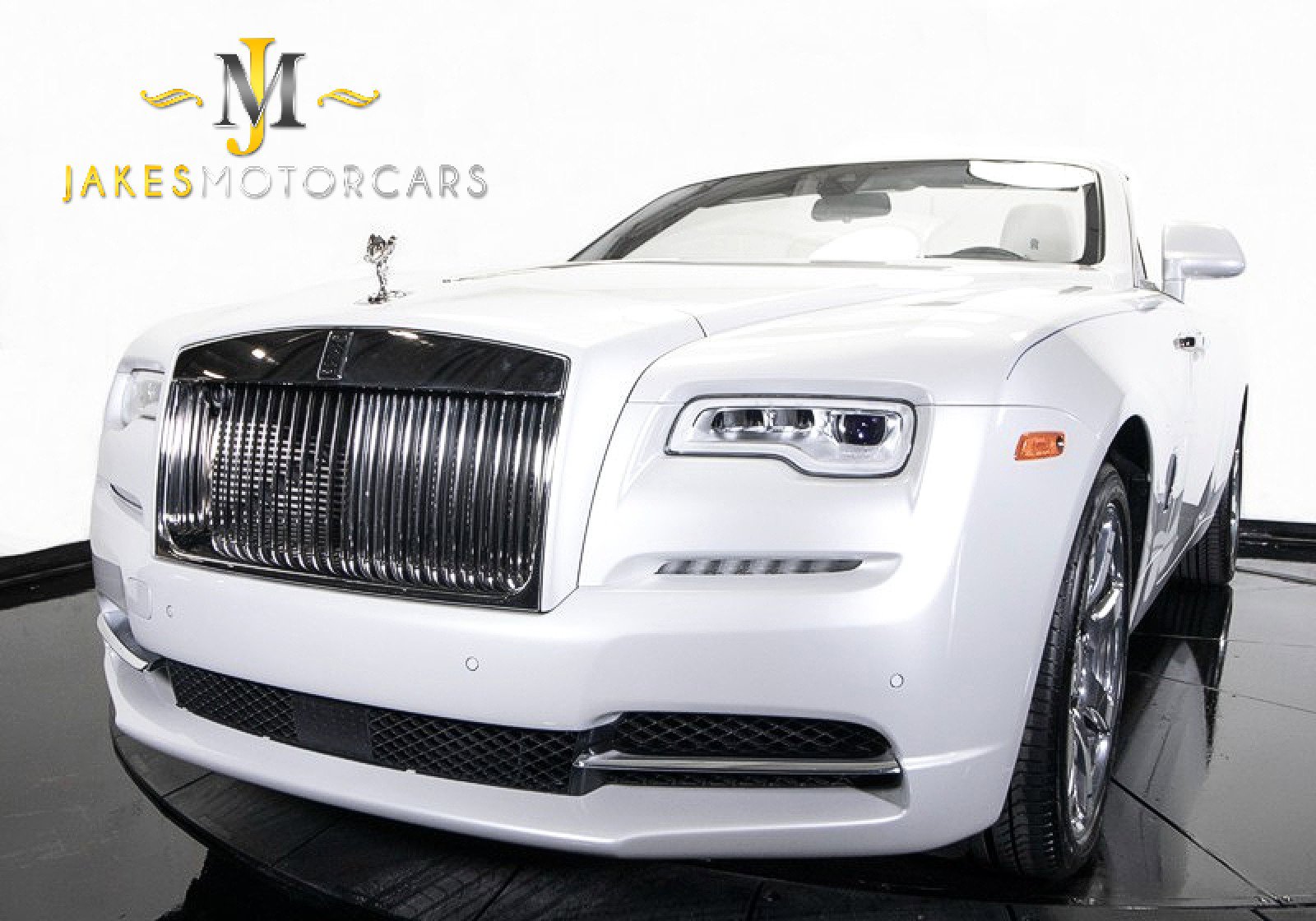 Used 2017 Rolls-Royce Dawn image 23