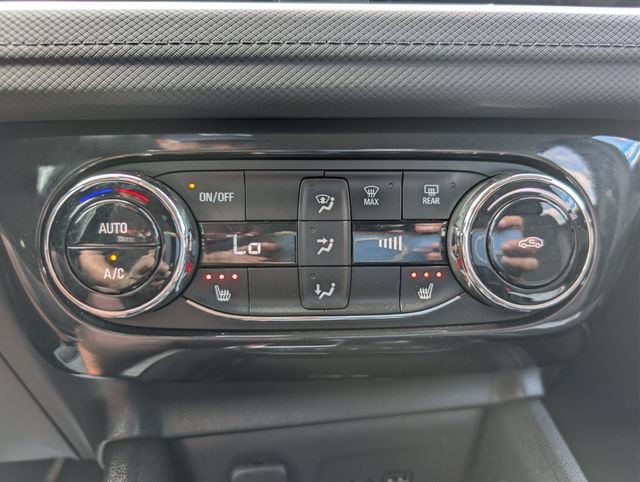 Used 2024 Chevrolet TrailBlazer LT w/ Convenience Package AWD/4WD image 25