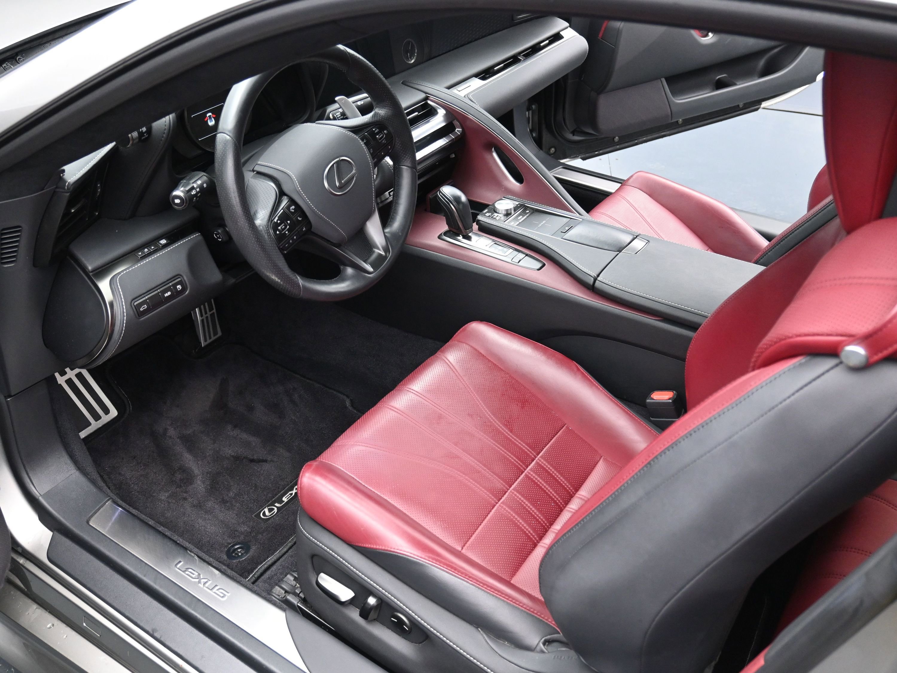 Used 2018 Lexus LC 500 Coupe w/ Touring Package image 11