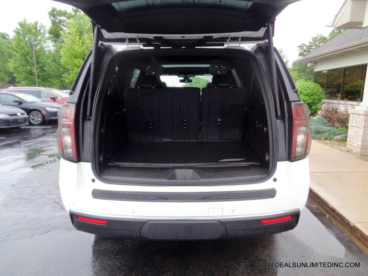 Used 2022 Chevrolet Suburban LT w/ LT Signature Plus Package AWD/4WD image 27
