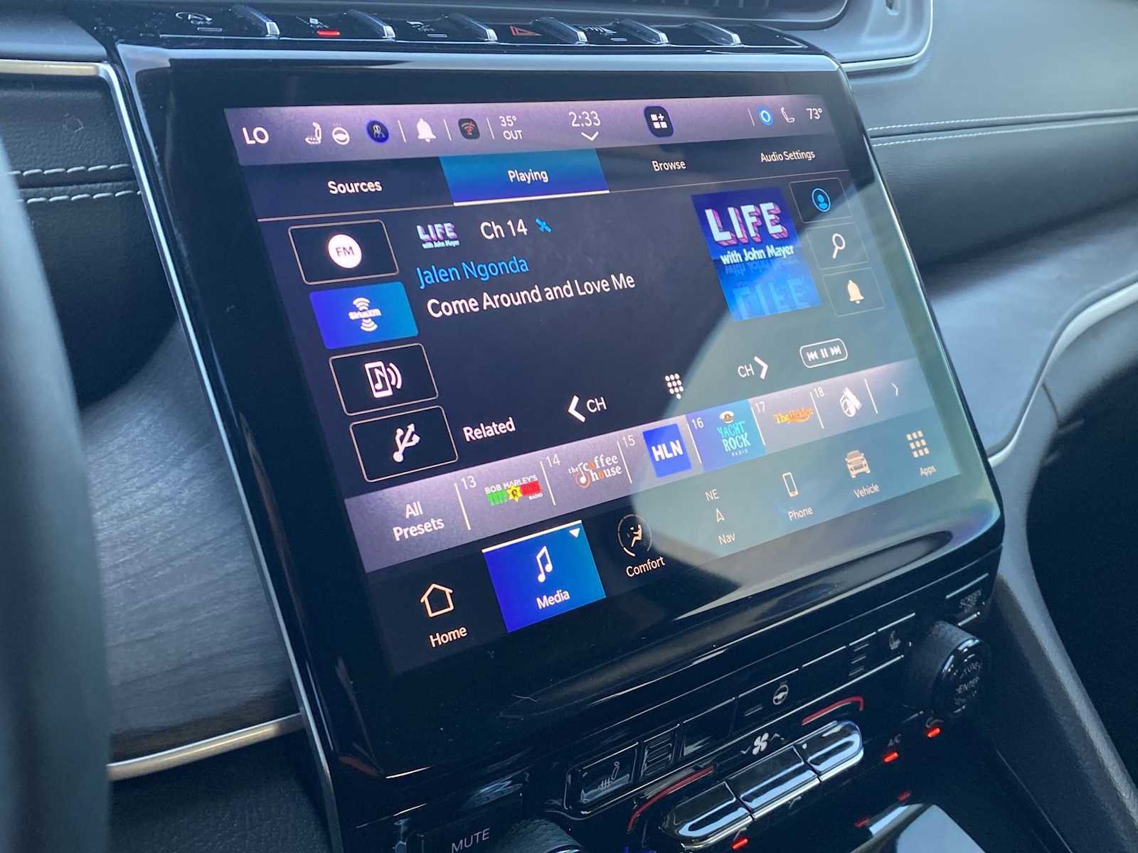 Certified 2023 Jeep Grand Cherokee Limited w/ Black Appearance Package image 37