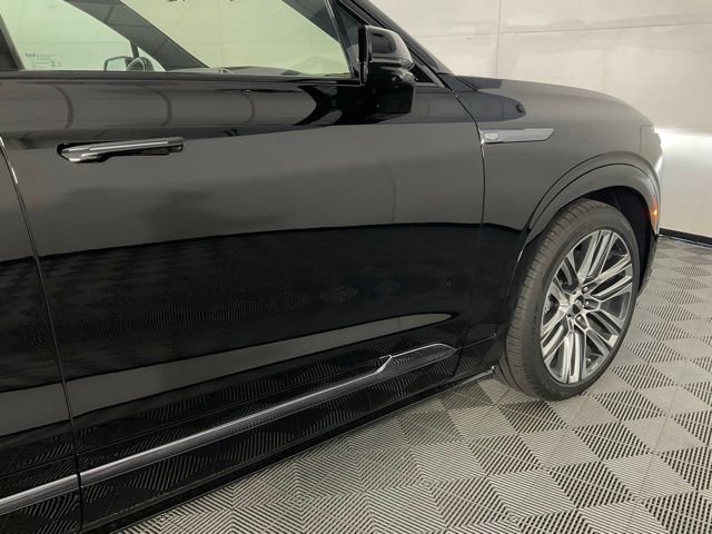 New 2026 Cadillac Vistiq Platinum image 7