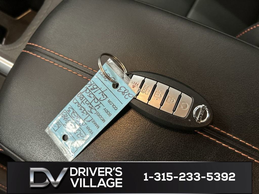 Used 2023 Nissan Sentra SR w/ SR Premium Package FWD image 12