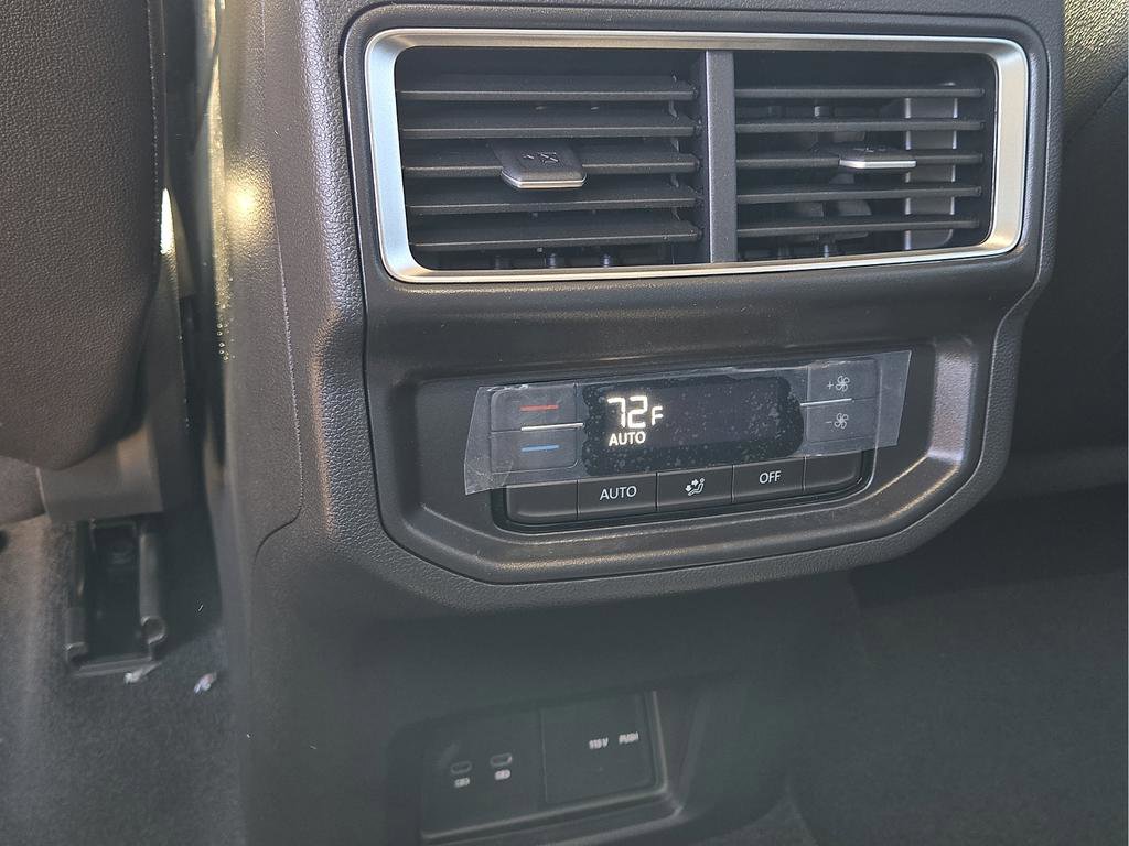 New 2026 Volkswagen Atlas SE image 12