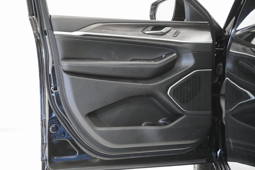 New 2026 Jeep Grand Cherokee Limited image 15