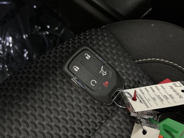 Used 2023 GMC Acadia SLE w/ Infotainment Package image 26