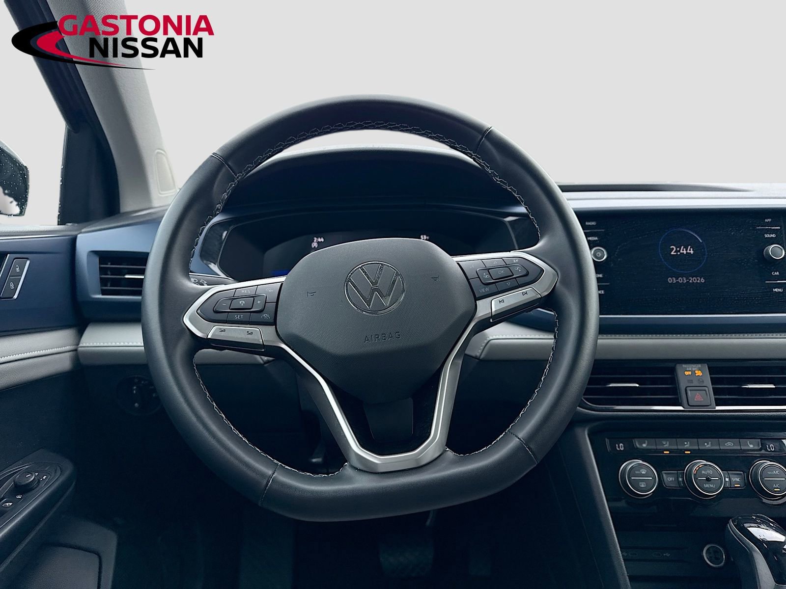 Used 2024 Volkswagen Taos SE image 30