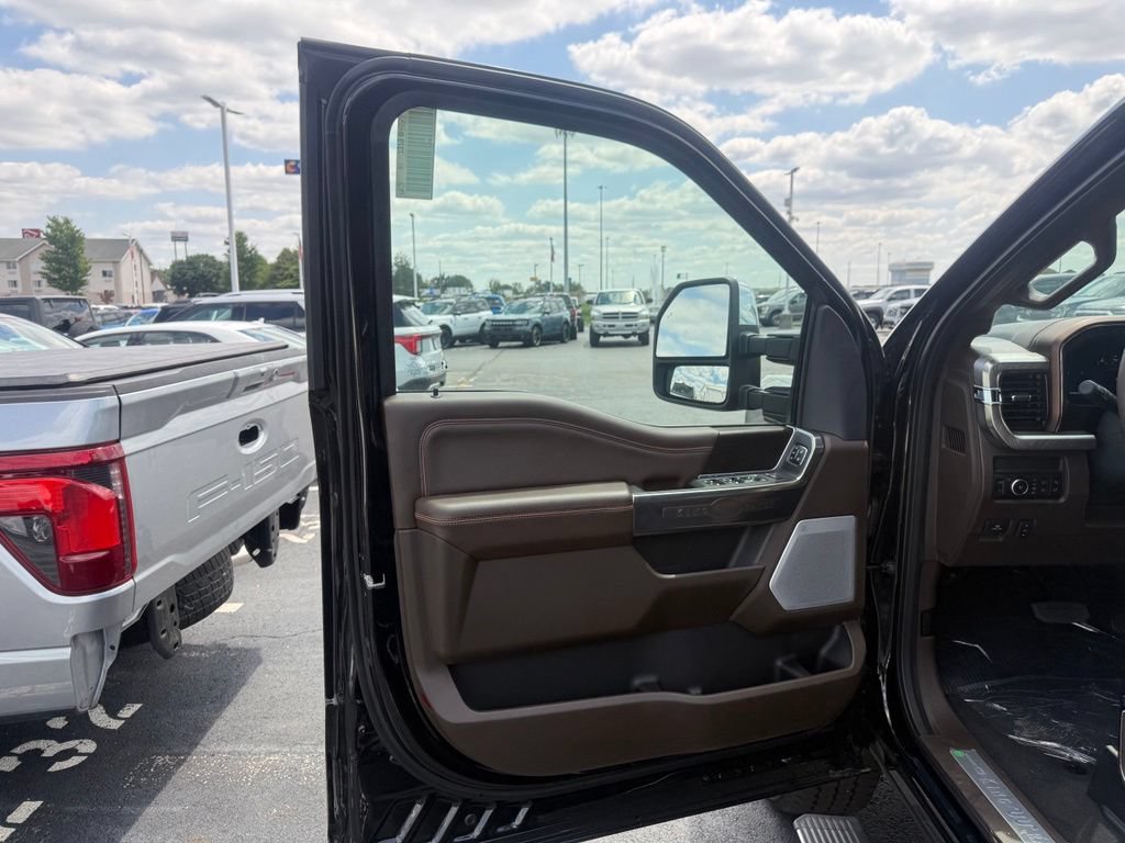 New 2026 Ford F250 King Ranch w/ Chrome Package AWD/4WD image 16