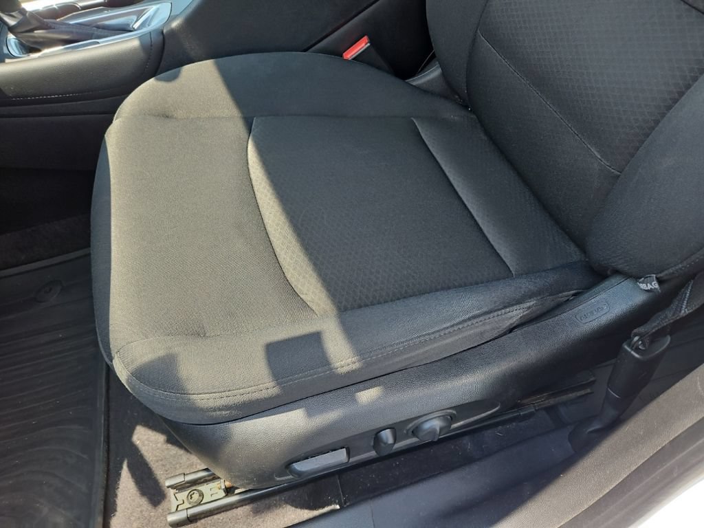 Used 2016 Chevrolet Malibu LT FWD image 13