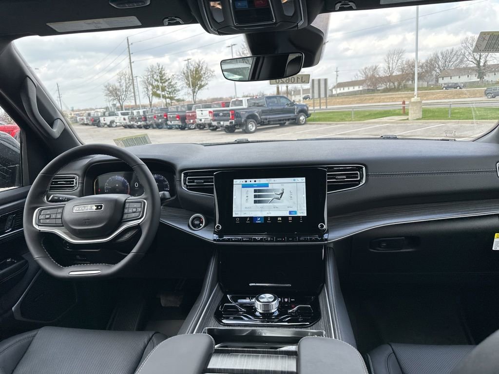 Used 2024 Jeep Wagoneer Series III w/ Rear Seat Video Group 1 image 21