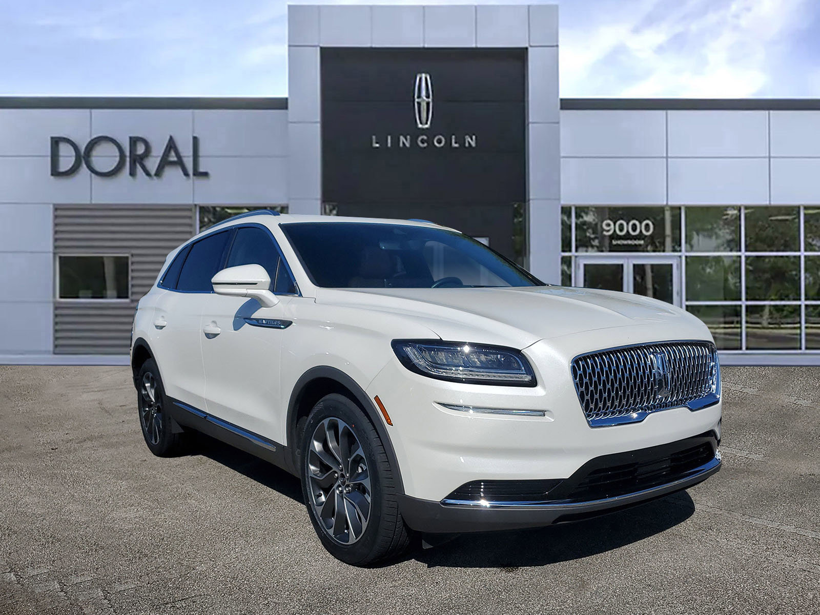 Certified 2023 Lincoln Nautilus Reserve image 1