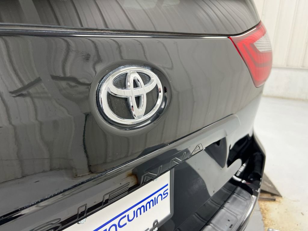 Used 2019 Toyota Sienna XLE image 27