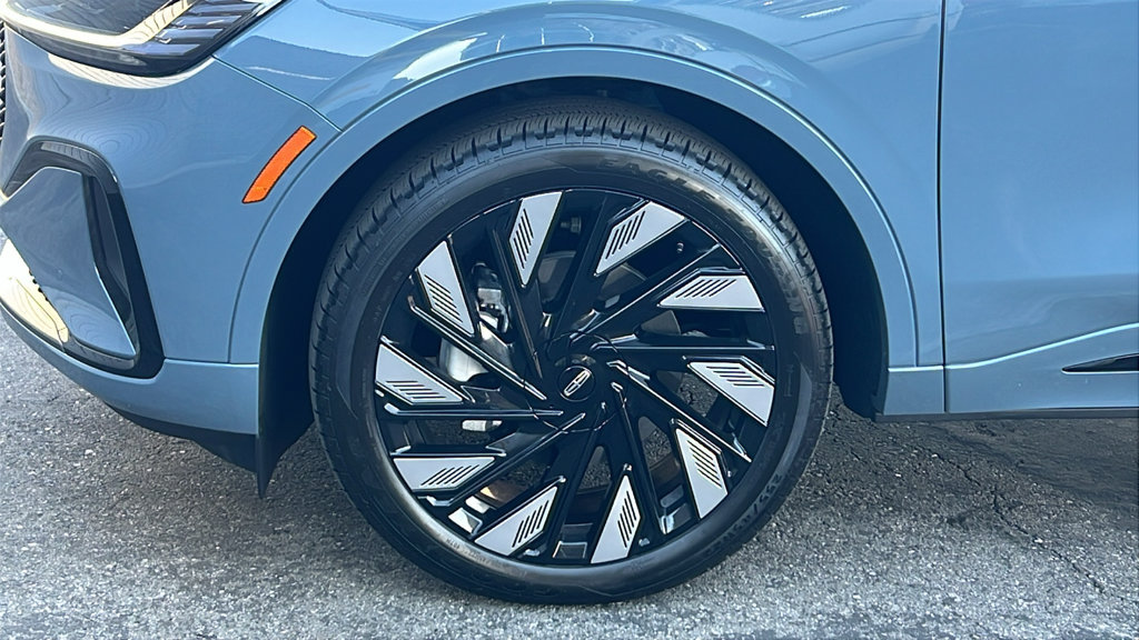 Certified 2026 Lincoln Nautilus Black Label w/ Jet Appearance Package AWD/4WD image 8