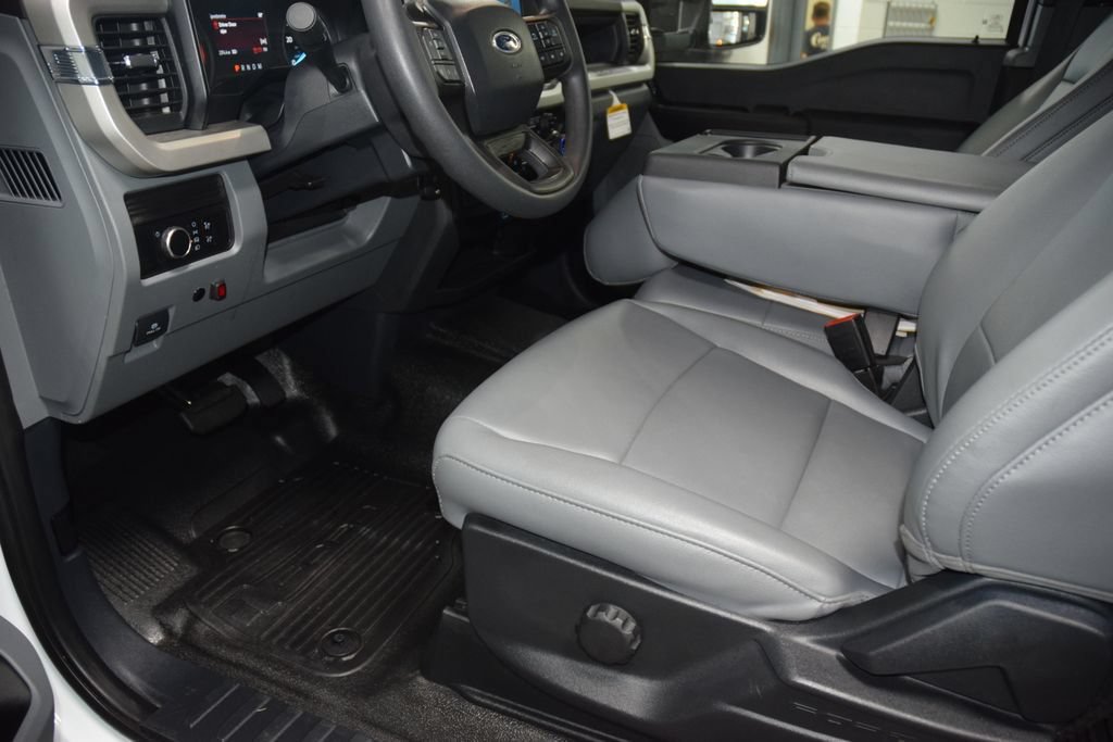 Used 2024 Ford F450 XL AWD/4WD image 26