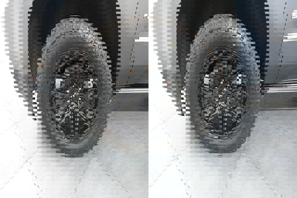 Used 2019 GMC Yukon Denali w/ Denali Ultimate Package image 30