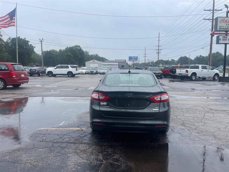 Used 2015 Ford Fusion SE w/ Equipment Group 202A FWD image 6