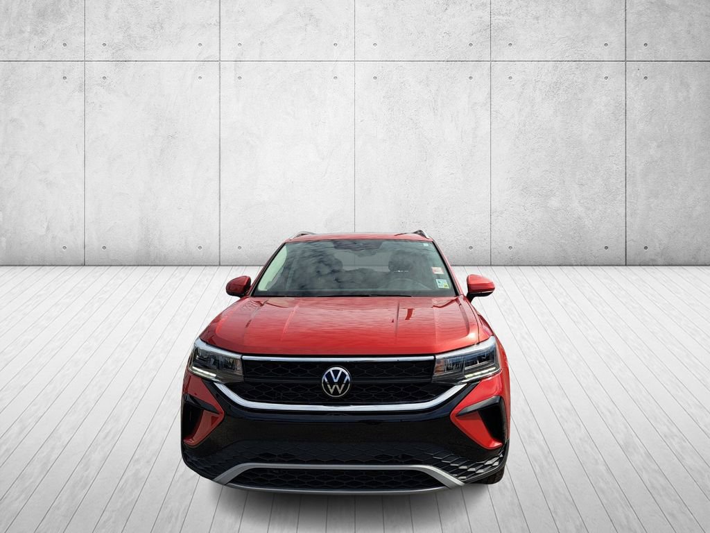 Used 2022 Volkswagen Taos SE image 2