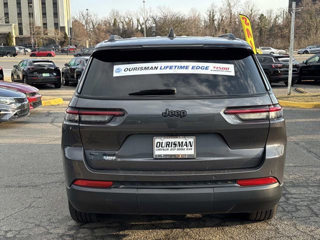 Used 2023 Jeep Grand Cherokee L Laredo image 3