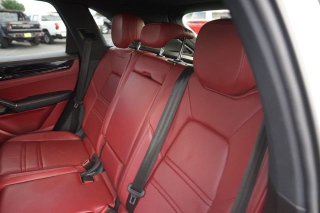 Used 2019 Porsche Cayenne AWD/4WD image 14