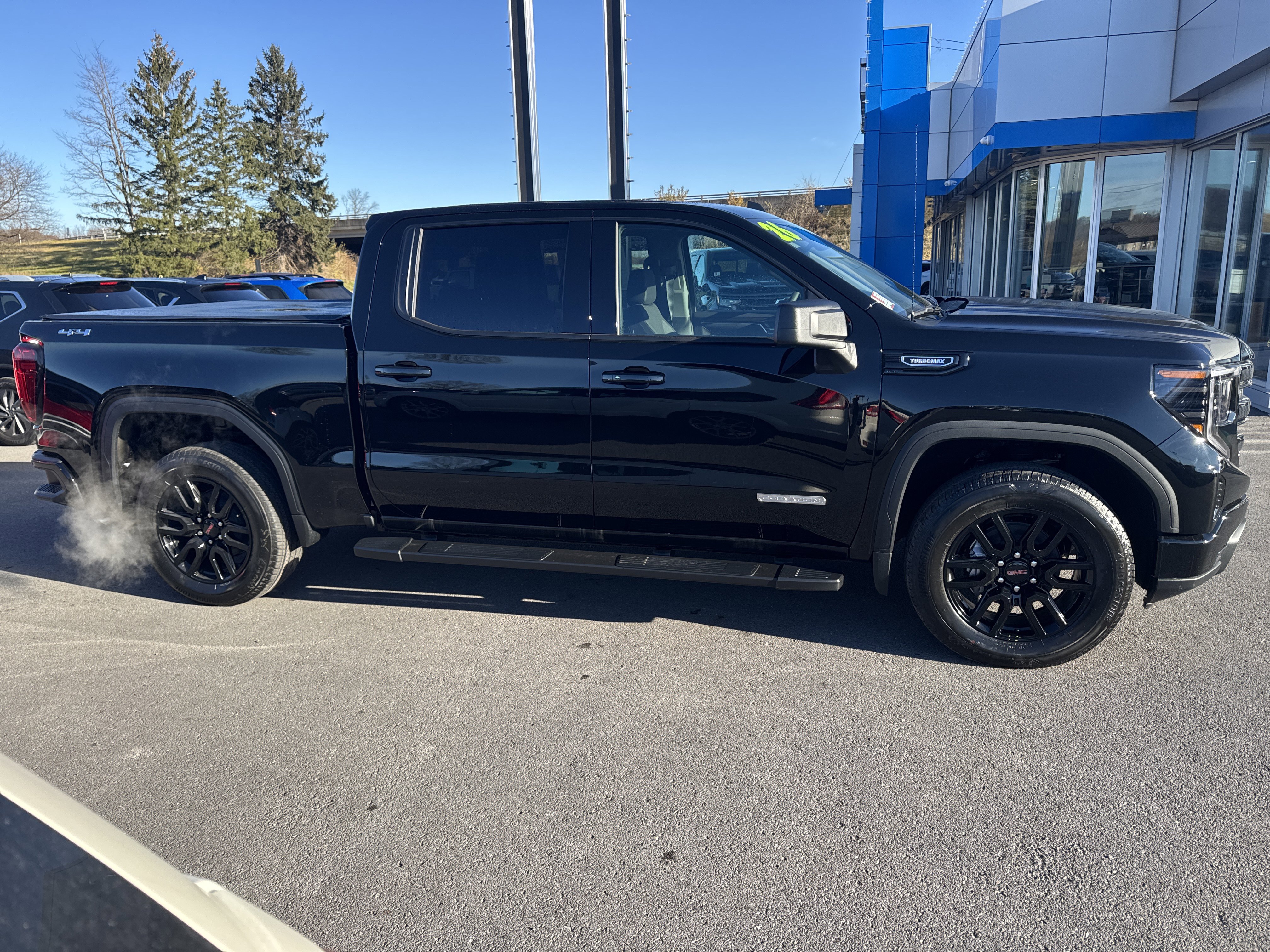 New 2026 GMC Sierra 1500 Elevation image 2