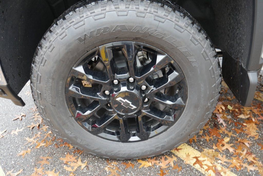 New 2025 Chevrolet Silverado 2500 LT image 32