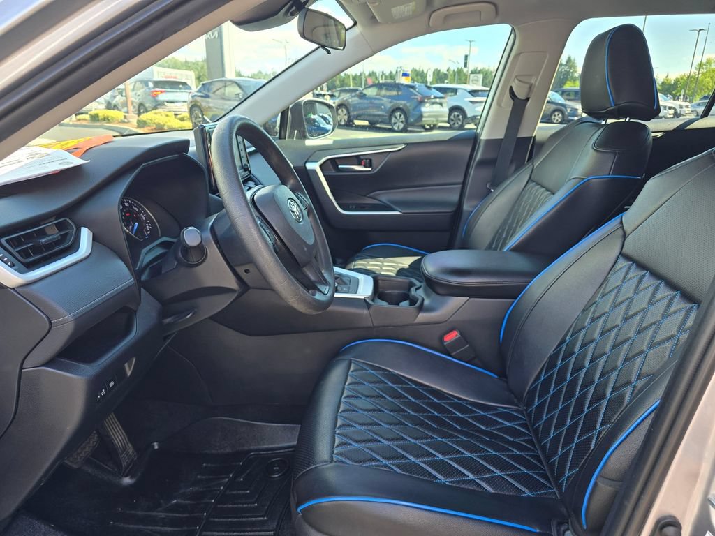 Used 2021 Toyota RAV4 XLE AWD/4WD image 8