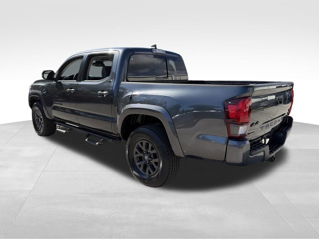 Used 2023 Toyota Tacoma SR5 w/ Technology Package AWD/4WD image 5