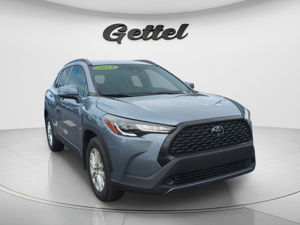 Used 2024 Toyota Corolla Cross LE FWD image 3