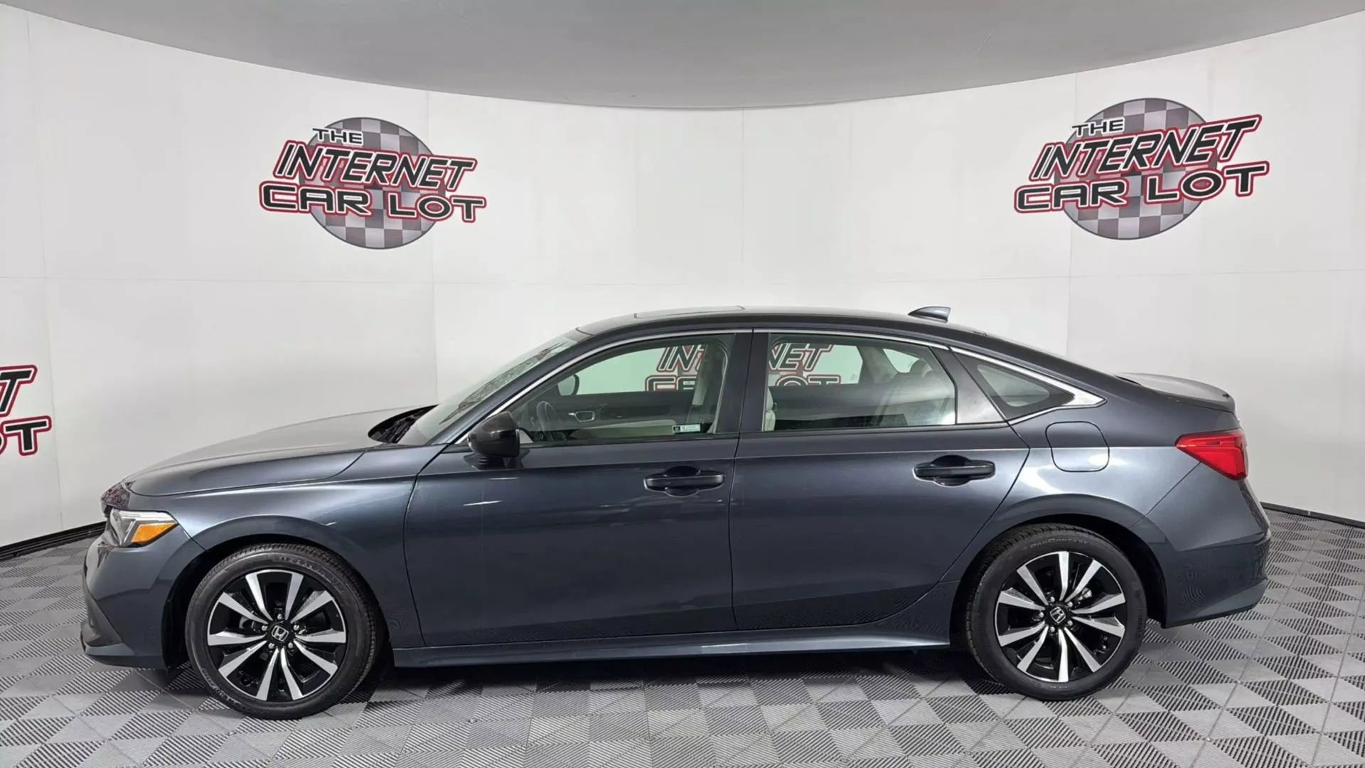 Used 2024 Honda Civic EX image 4