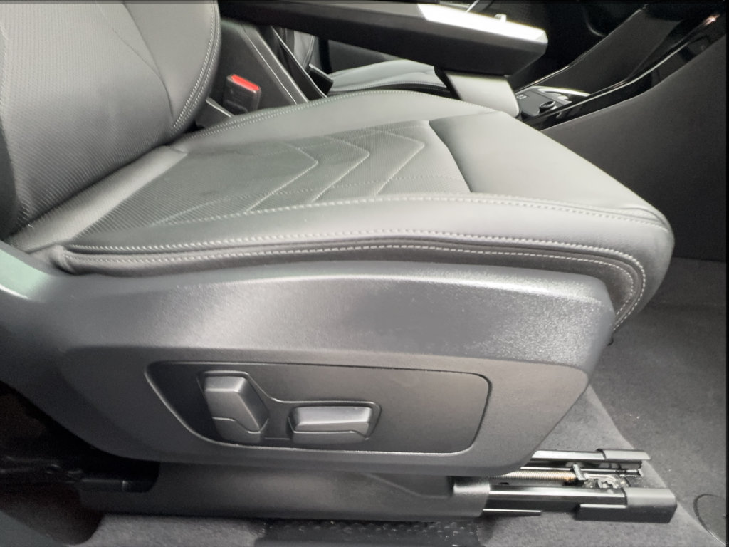 Used 2025 BMW X2 xDrive28i AWD/4WD image 33