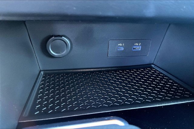 Used 2025 Nissan Pathfinder SV AWD/4WD image 16