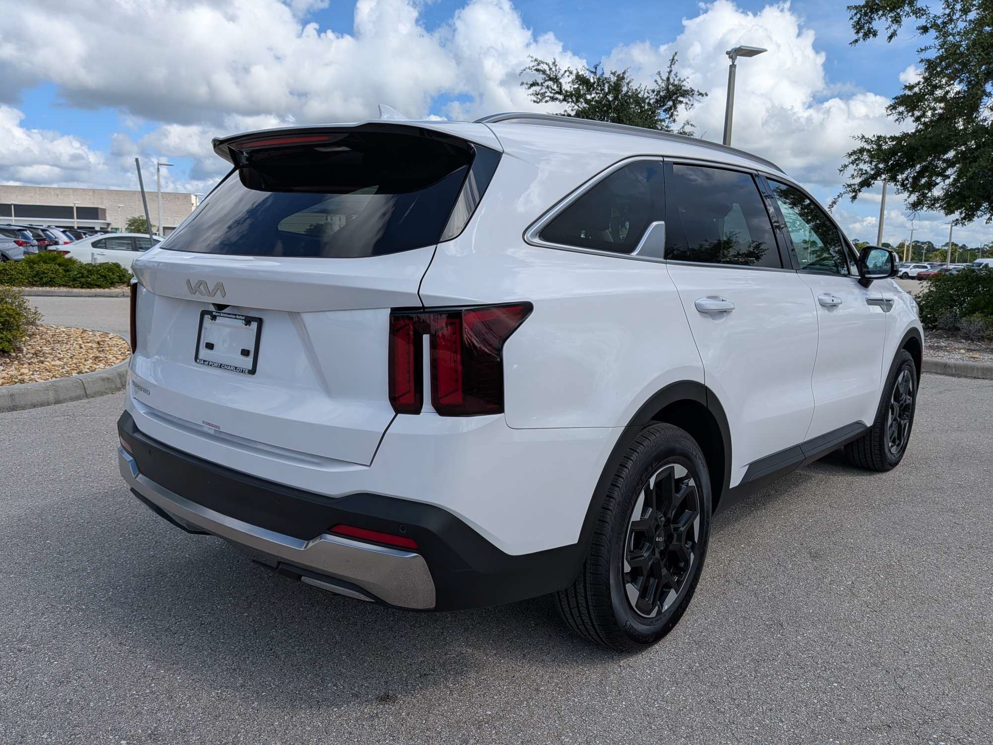 Certified 2025 Kia Sorento S w/ Panoramic Sunroof Package FWD image 5