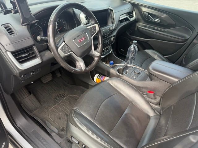 Used 2022 GMC Terrain SLT w/ Infotainment Package II AWD/4WD image 2