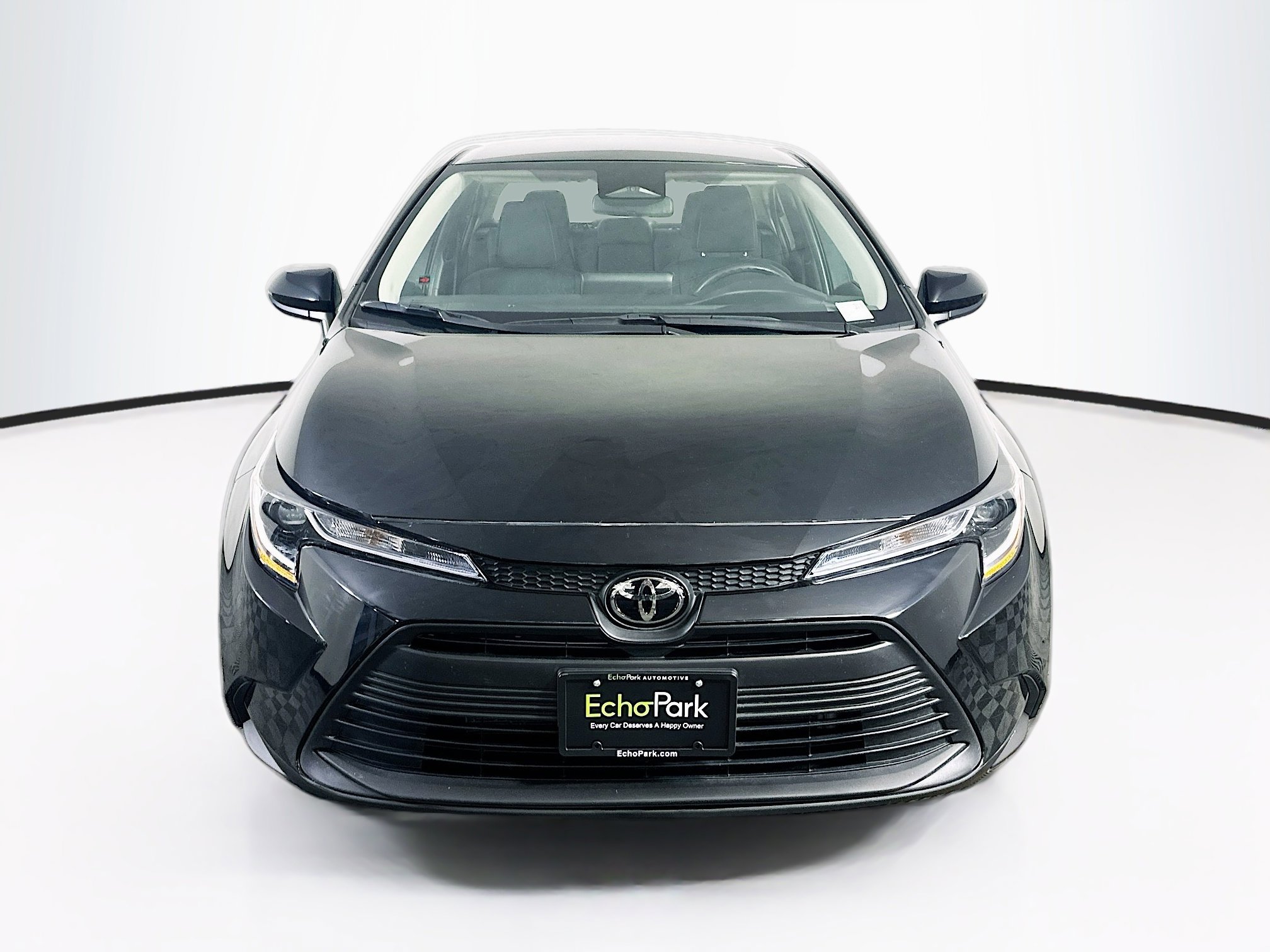 Used 2024 Toyota Corolla LE image 2