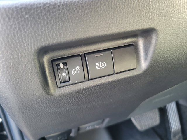 Used 2025 Toyota RAV4 LE FWD image 17