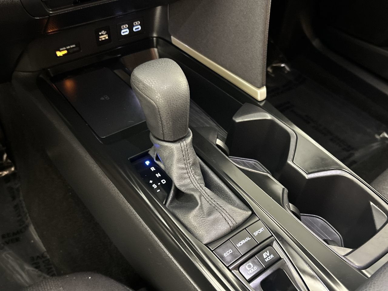 Used 2025 Toyota Camry LE FWD image 16