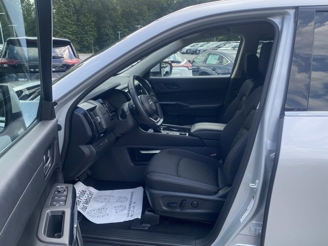 Certified 2024 Nissan Pathfinder SV image 15