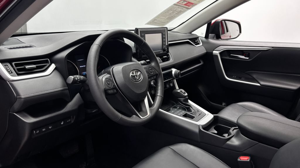 Used 2021 Toyota RAV4 XLE Premium AWD/4WD image 14