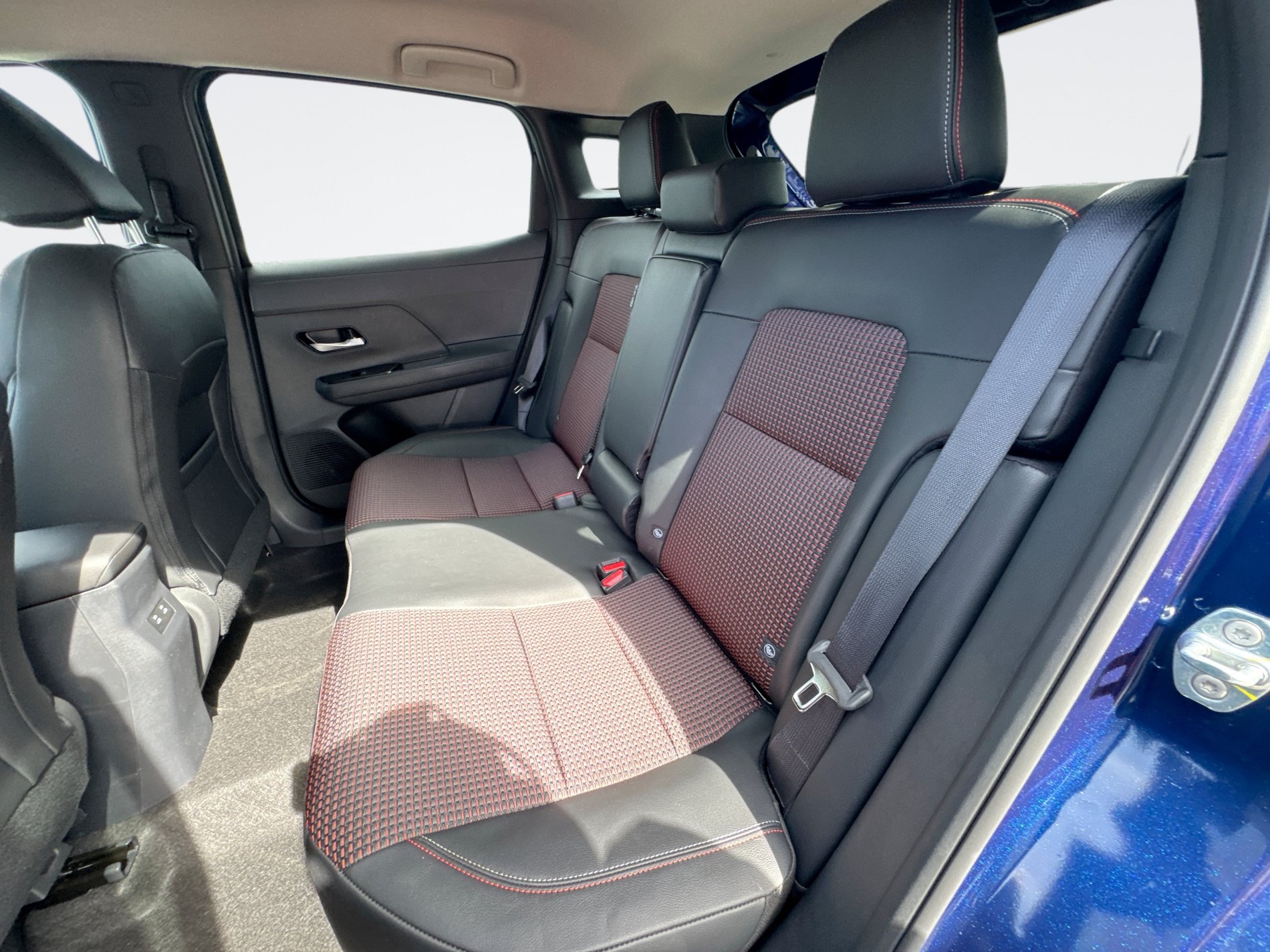 New 2027 Nissan Kicks SR FWD image 14